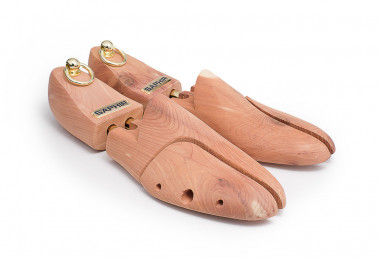Shoetrees in cedar wood -...